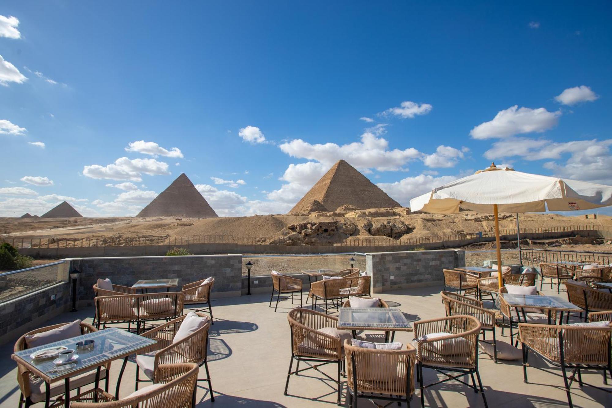 Soul Pyramids View Hotel Kafrat al Jabal Bagian luar foto