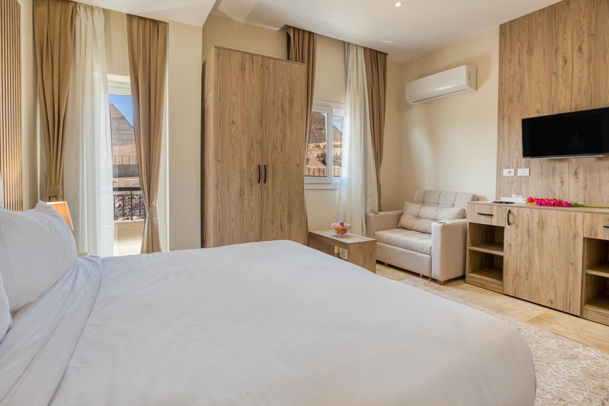 Soul Pyramids View Hotel Kafrat al Jabal Bagian luar foto