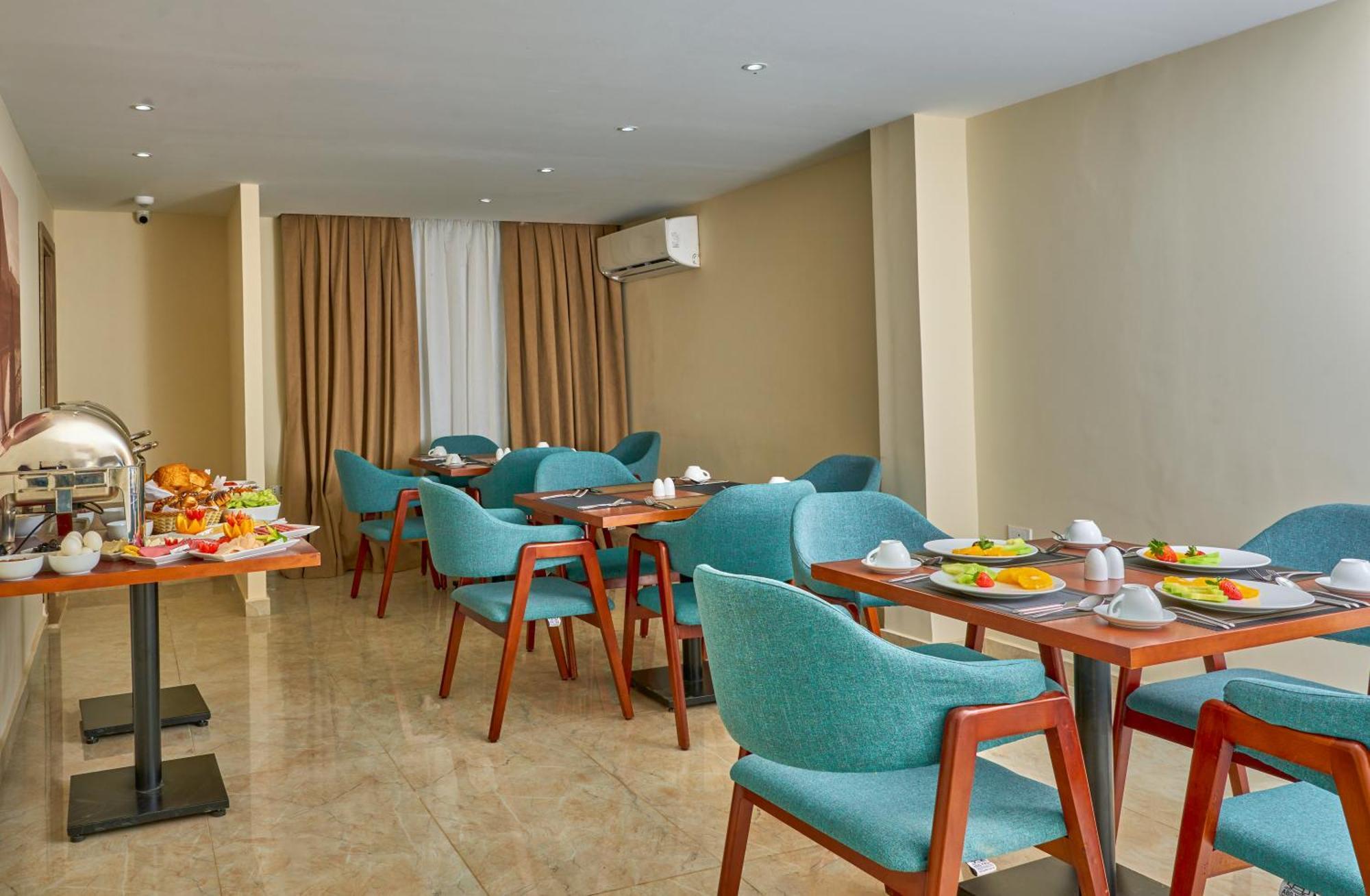 Soul Pyramids View Hotel Kafrat al Jabal Bagian luar foto